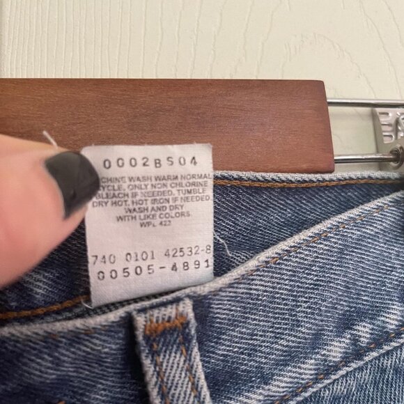 Levi's Vintage 505 Regular Fit Straight Leg Medium Wash Cropped Jeans Size 32 - Picture 6 of 8